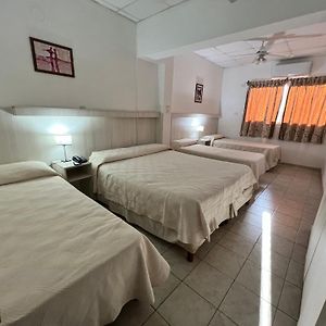 Hotel Confianza